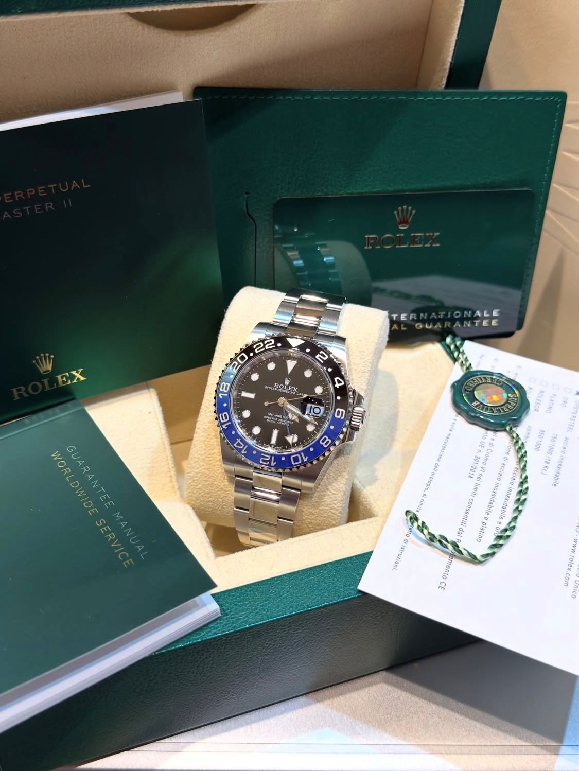 GMT-Master II 116710BLNR “Oyster Batman”