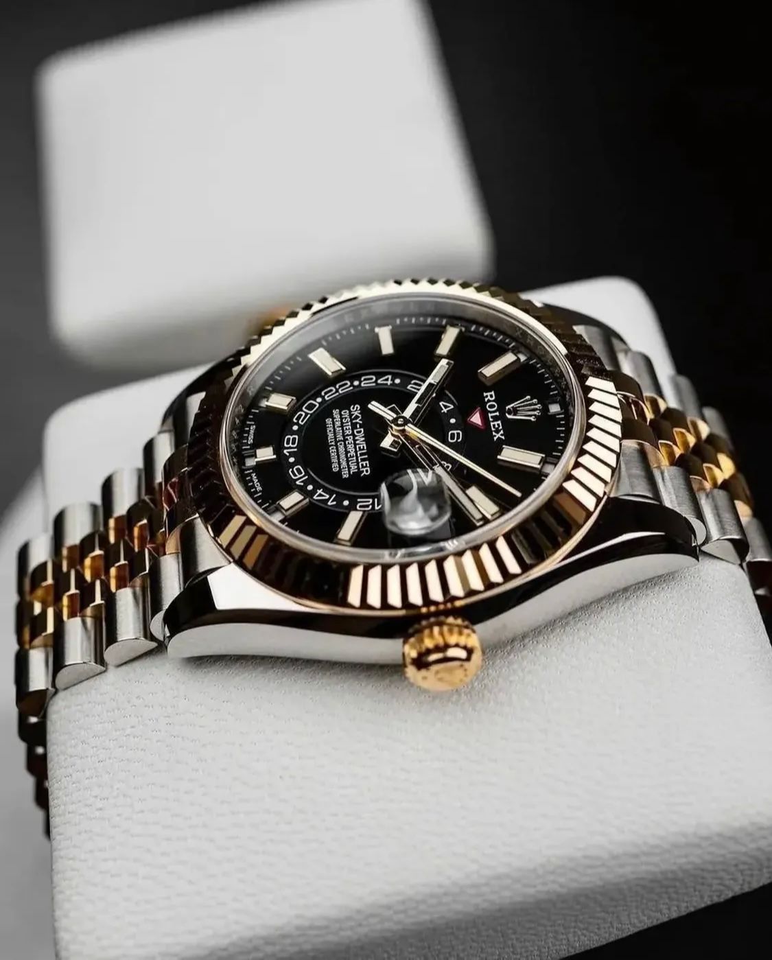 Sky-Dweller 326933 “Two-Tone”