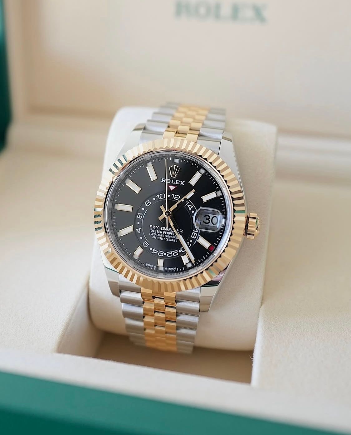 Sky-Dweller 326933 “Two-Tone”