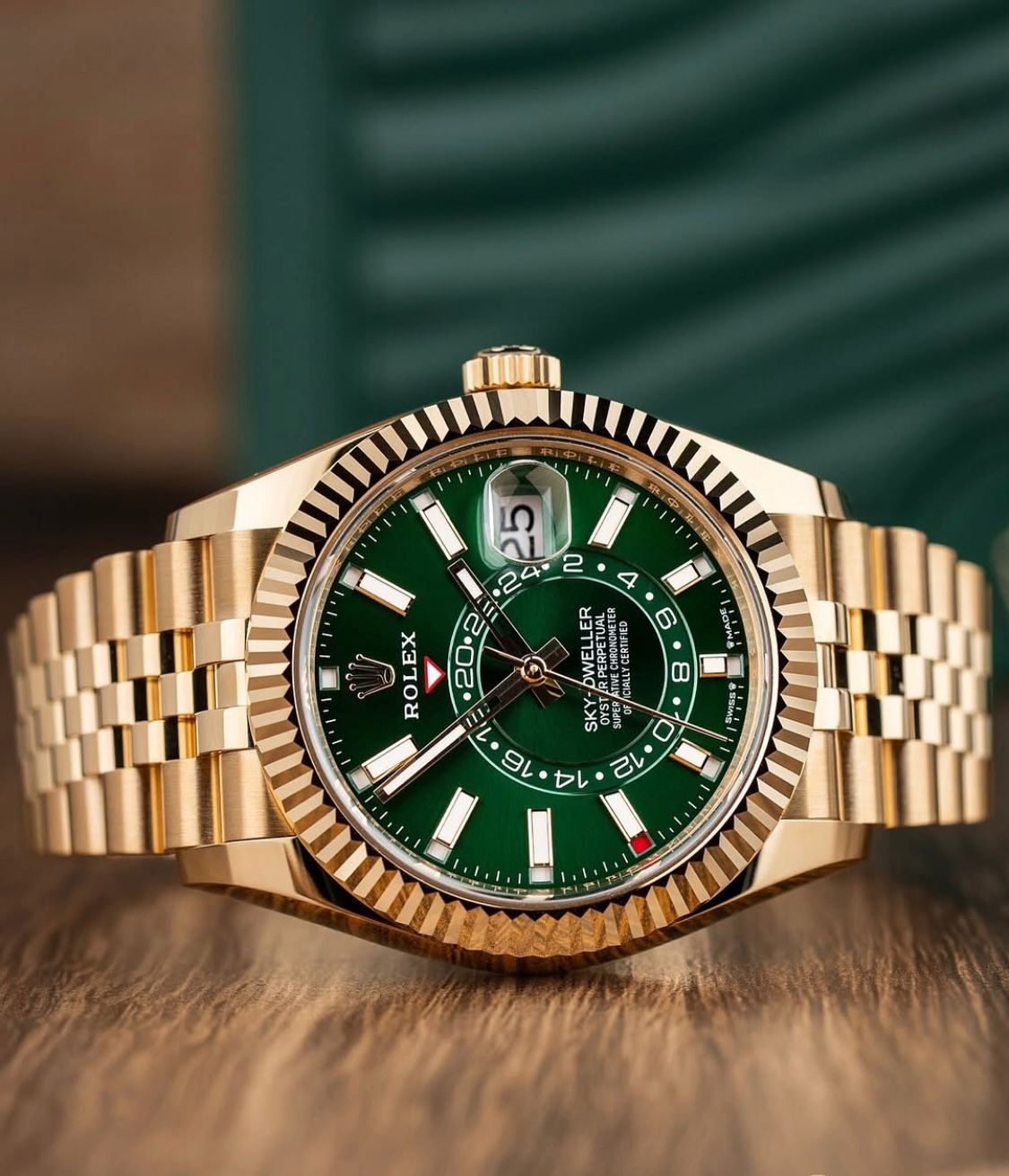 Sky-Dweller 336938 “Yellow Gold”