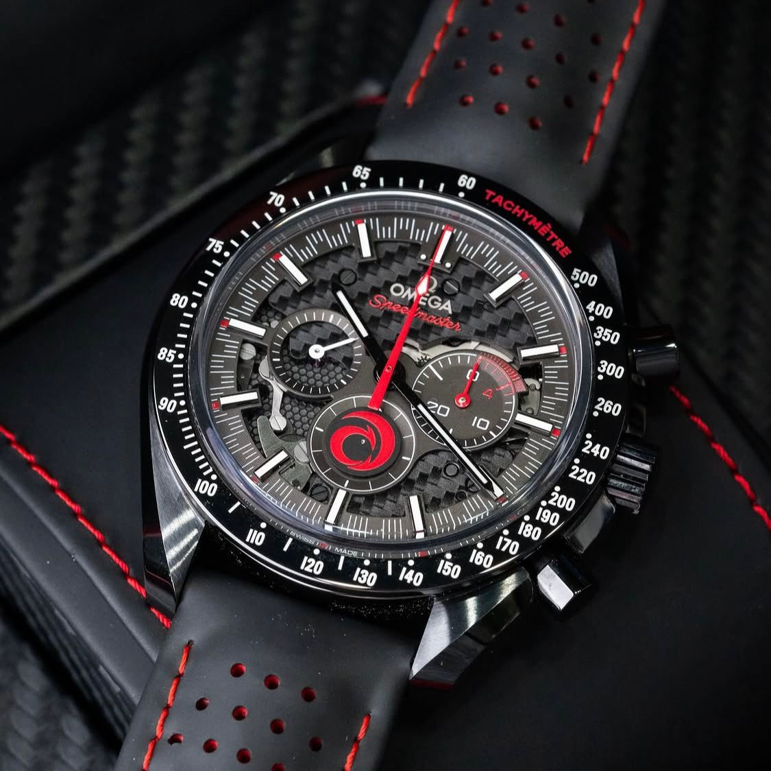 Speedmaster Dark Side Of the Moon Team Alinghi 44.25mm