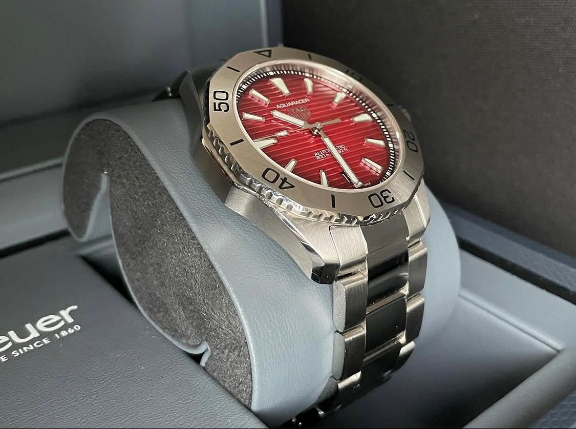 Aquaracer Professional 200 Automatic Date Red Dial