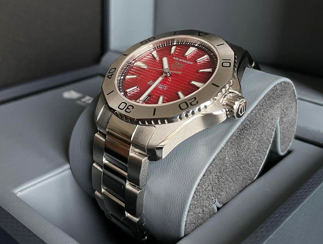 Aquaracer Professional 200 Automatic Date Red Dial