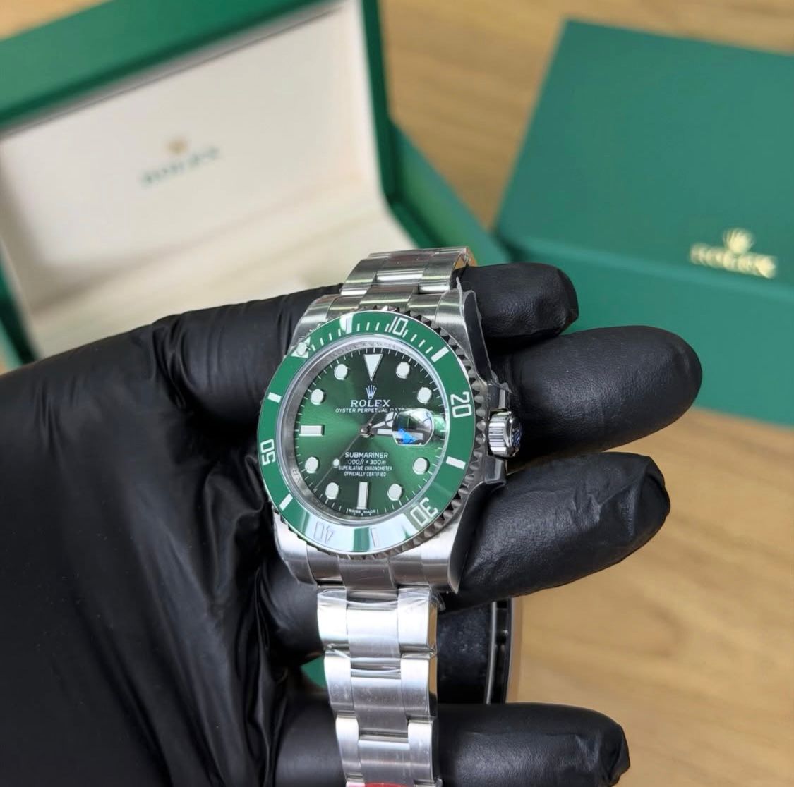 Submariner Date 116610LV “Hulk”