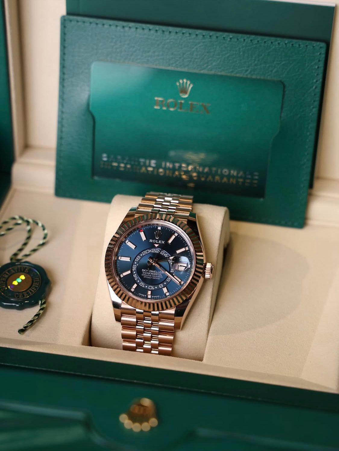Sky-Dweller 336935 “Everose Gold”