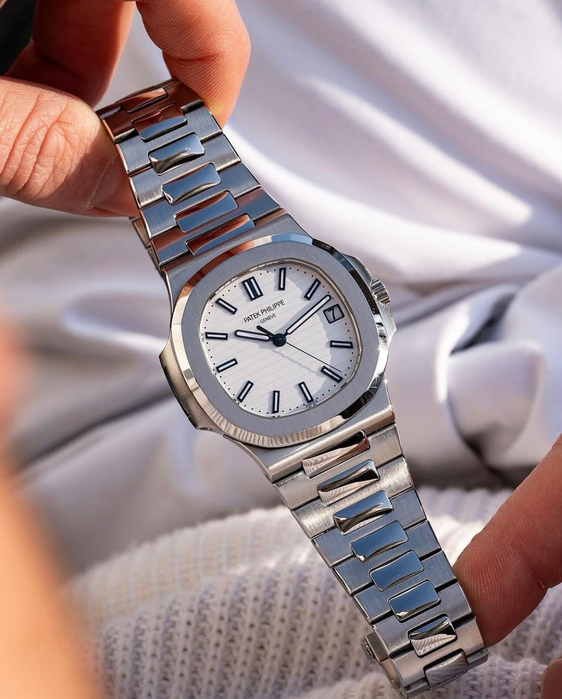 Nautilus Stainless Steel White Dial 5711/1A-011