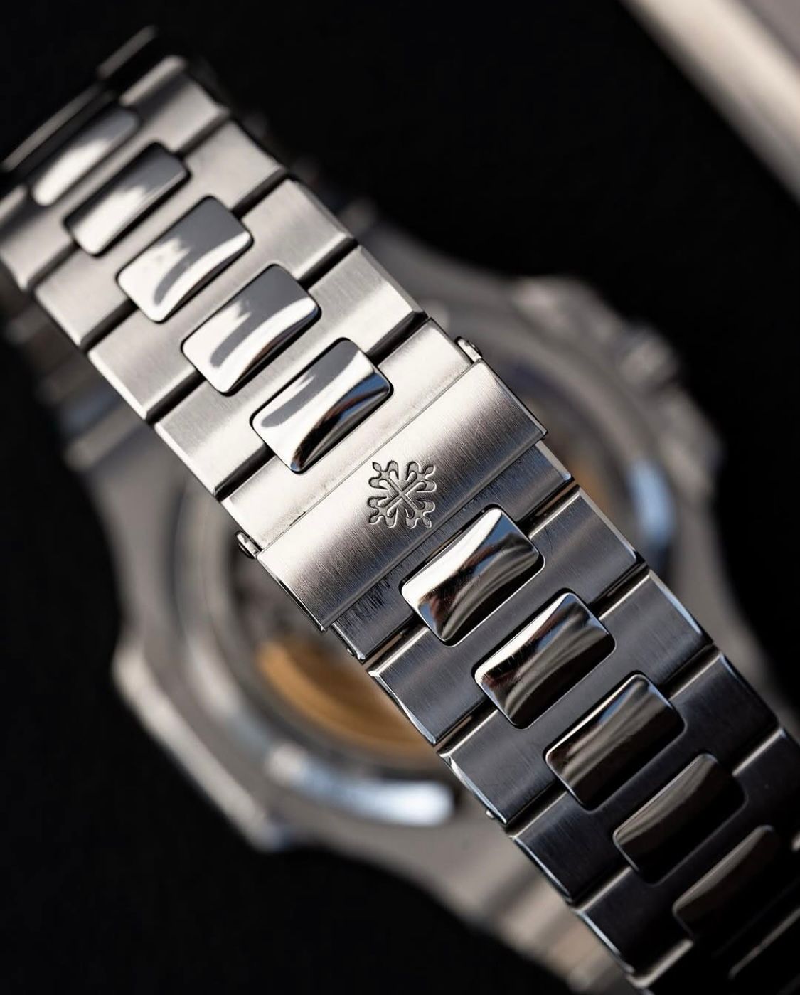 Nautilus Stainless Steel White Dial 5711/1A-011